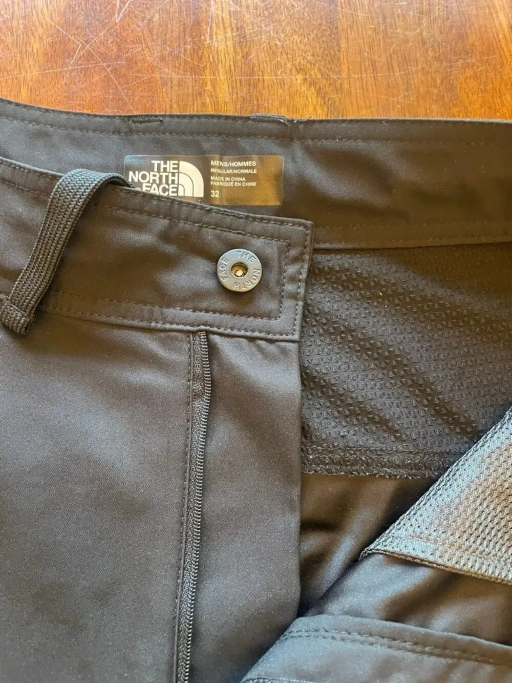North Face Men's Hiking Shorts Black *Snags Sz 32